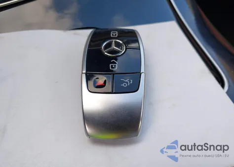 2018 Mercedes-Benz E 300 z USA, uszkodzony, nr VIN WDDZF4JB6JA316131